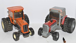 Pacesetter Vodka Tractor Decanters  Allis-Chalmers & Massey Ferguson