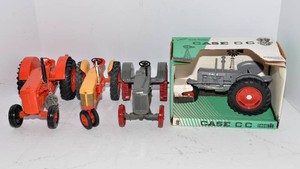 Case Tractor Models  Set of 4, Includes Scale Models Case CC