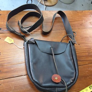 Leather Possibles pouch, medium size.