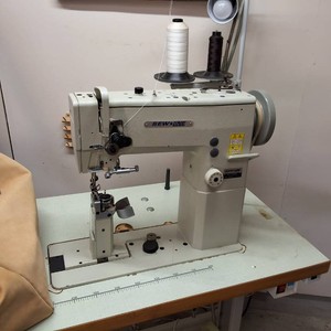 SEW-LINE SL-1289 Heavy Duty Sewing Machine with extra parts, stand, stool and custom cover - for leather, canvas and upholstery