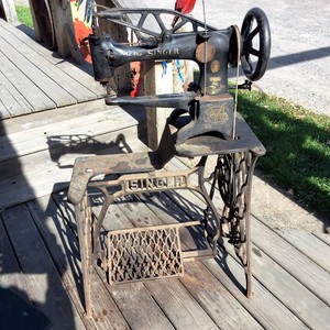 100 year old Singer Treadle Sewing Machine Model 29-4