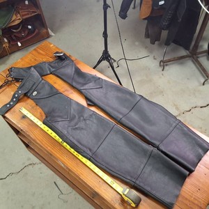 Like new Harley Davidson Leather Chaps - Medium size - Made in USA (Must be vintage)