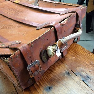 Vintage Western Style Vintage Stage Coach Suitcase - Large