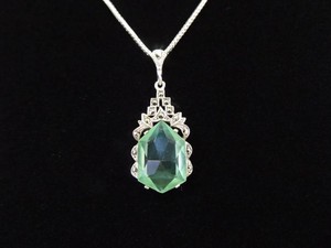 .925 Sterling Silver Art Nouveau Peridot Crystal Pendant Necklace