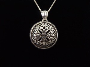 .925 Sterling Silver Flower Pendant Necklace
