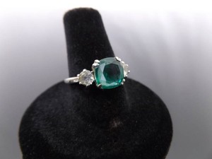 .925 Sterling Silver Emerald Crystal Ring Size 7