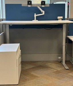 Steelcase Height-Adjustable Workstation Desk With Monitor Arms & Pedestal