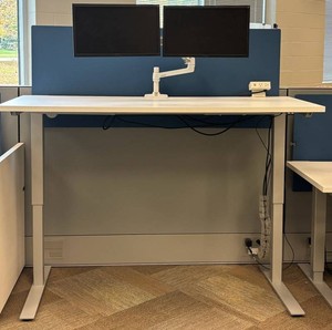 Office Workstation Desk With Dual ViewSonic Monitors & Ergotron Arm