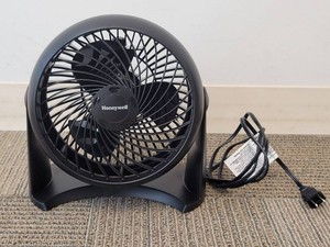 Honeywell Adjustable Tilt Table Fan
