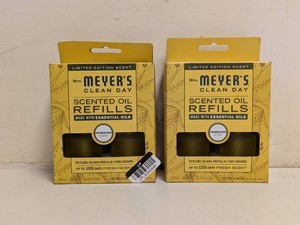 (2) NEW MRS. MEYERS CLEAN DAY SCENTED OIL REFILLS 2PK. DANDELION SCENT