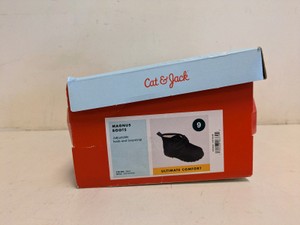 NEW CAT & JACK KIDS MAGNUS BOOTS SIZE 9 BLACK