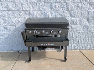 BLACKSTONE PATIO COLLECTION 4-BURNER GRIDDLE WITH HARD COVER