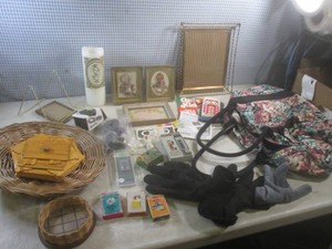 (BR3) Assorted Vintage Items - See Photos