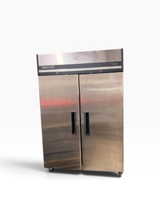 Maxx Cold MXCR-49FD Commercial 2-Door Reach-In Refrigerator  Stainless Steel  Working - Valued around $3800