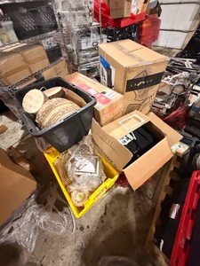 Large Mystery Event Dcor Lot  Birch Wood Slices, Dcor, Baskets, Boxes & Supplies