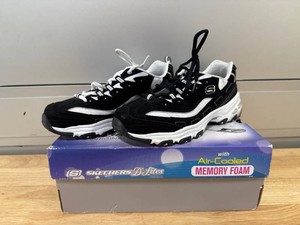 $65 Skechers womens D'lites Biggest Fan Size 9
