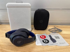 $350 Beats Studio Pro Premium Wireless Over-Ear Headphones- Up to 40-Hour Battery Life, Active Noise Cancelling, Great for Travel & Commuting, USB-C Lossless Audio, Apple & Android Compatible - Navy