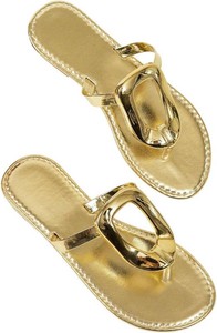 $26 OYOANGLE Womens Metallic Dressy Sandals Flip Flops Vacation Slide Sandals Size 8