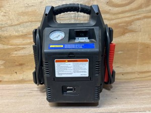 Strongway 12V Jump Starter and Power Pack, 900A Peak, 250 PSI Air Compressor, USB Charging, LED Light #6106068
