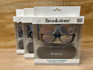 Brookstone Blue Light Filering Readsrs & Case Set lot of 3