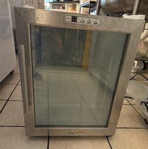 Summit Commercial SCR312L 17 Glass Door Countertop Beverage Refrigerator (2.5 cu. ft.)