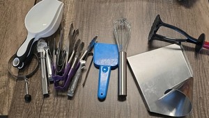 Lot of tongs, wisp, masher, Carnival king scoop, two scoops