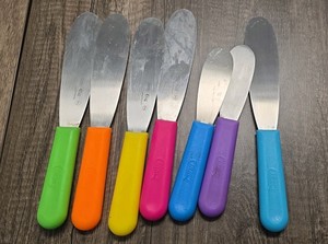 7 and 10 inch multi-purpose spreaders