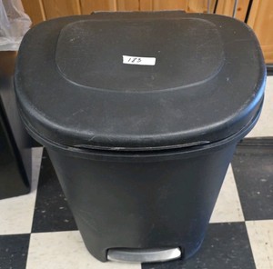 24x13 garbage bin