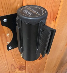 magnetic belt barrier