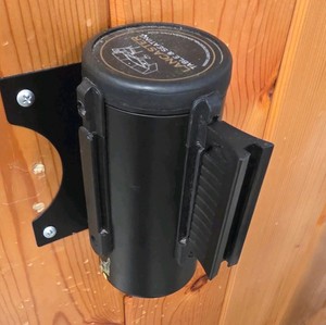 magnetic belt barrier