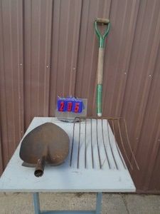 Old shovel & haysilage fork. As shown.