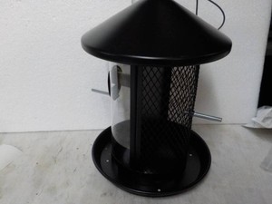 Kings yard Metal Bird Feeder