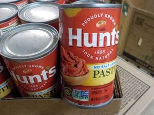 Case of 24 Hunts 6 oz No Salt Added Tomato Paste
