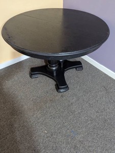 Round pedestal table, 4 feet wide