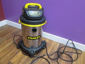 Stanley 5 gallon wet dry vacuum as pictured