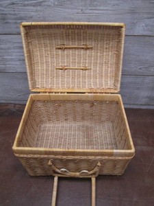 Wicker picnic basket