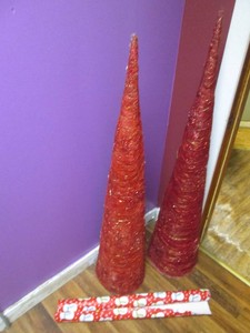 Holiday decor lot with 4 foot tall pillars
