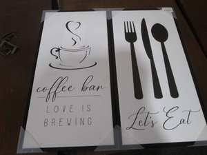 Pair of wall decor on canvas