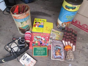 Lot of vintage items