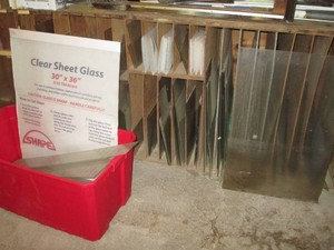 Large lot of glass, various sizes