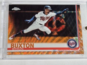 Byron Buxton 2019 Topps Chrome Orange Refractor #114 and Numbered 525 - Minnesota Twins Baseball Card