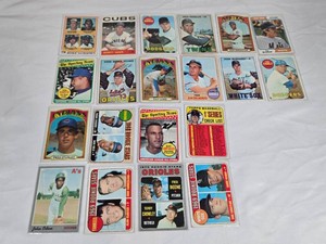 Lot of 20 Vintage 1972 Topps Baseball Cards Featuring Notable Players Including Ron Santo, Tug McGraw, and Others