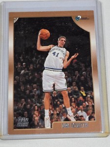 Dirk Nowitzki Rookie 1999 Topps #154 - Dallas Mavericks Basketball Card
