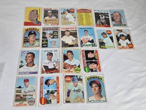 Lot of 20 Vintage Baseball Cards Featuring Players like Felipe Alou, Joe Pepitone, and 1969 Rookie Stars.