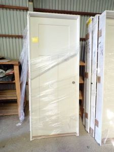 Door 32