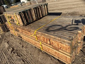 4 Trusses  and 2 Bundles of 10 Trusses