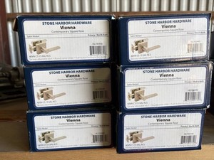 Vienna - Satin Nickle Handle - PrivacyBed & Bath- 6