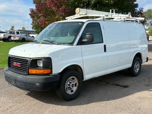 2017 Savanna Van  V8  176k  No Reserve