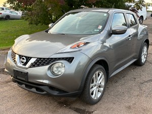 2015 Nissan Juke SV  AWD  108K  No Reserve