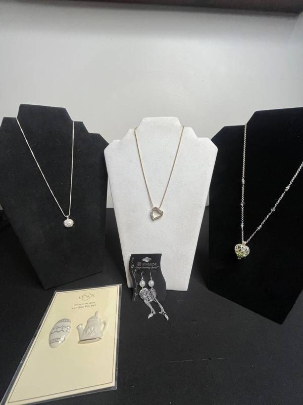 VTG Costume Jewelry & Lenox Collectibles Mixed Lot - 3 Necklaces, Earrings & Lenox Pin Set